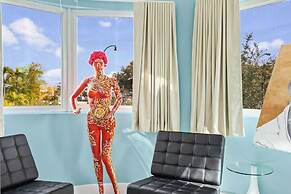 The New Yorker Miami Hotel