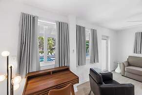 The New Yorker Miami Hotel