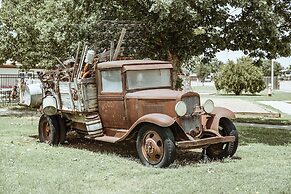 The Big Texan - Cabins & Wagons