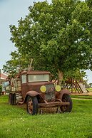The Big Texan - Cabins & Wagons
