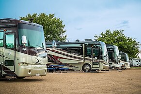 The Big Texan - Cabins & Wagons