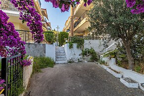 Nano's Vacation In Nea Skioni