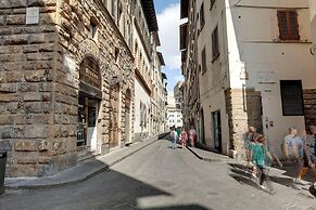 Neri 23 in Firenze With 3 Bedrooms and 2 Bathrooms