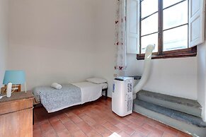 Neri 23 in Firenze With 3 Bedrooms and 2 Bathrooms