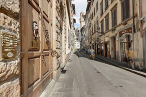 Neri 23 in Firenze With 3 Bedrooms and 2 Bathrooms