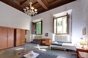 Servi 34 in Firenze With 3 Bedrooms and 2 Bathrooms