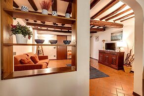 Pinti 46 in Firenze With 1 Bedrooms and 1 Bathrooms