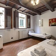 Pinti 46 in Firenze With 1 Bedrooms and 1 Bathrooms