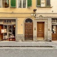 Pinti 46 in Firenze With 1 Bedrooms and 1 Bathrooms