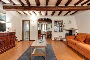 Pinti 46 in Firenze With 1 Bedrooms and 1 Bathrooms