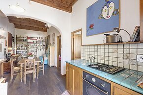 Mezzo 24 in Firenze With 2 Bedrooms and 1 Bathrooms