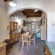 Mezzo 24 in Firenze With 2 Bedrooms and 1 Bathrooms