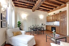 Leoni 10 in Firenze With 1 Bedrooms and 1 Bathrooms