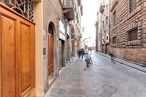 Leoni 10 in Firenze With 1 Bedrooms and 1 Bathrooms