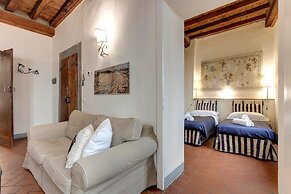 Leoni 10 in Firenze With 1 Bedrooms and 1 Bathrooms