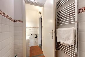 Leoni 10 in Firenze With 1 Bedrooms and 1 Bathrooms