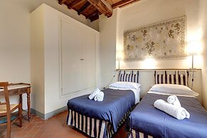 Leoni 10 in Firenze With 1 Bedrooms and 1 Bathrooms