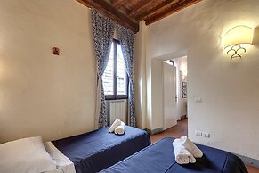Leoni 10 in Firenze With 1 Bedrooms and 1 Bathrooms
