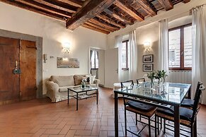 Leoni 10 in Firenze With 1 Bedrooms and 1 Bathrooms