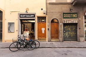 Leoni 10 in Firenze With 1 Bedrooms and 1 Bathrooms