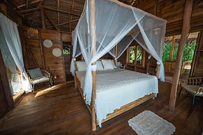 Private Beachfront House With Kayak & Guided Tours