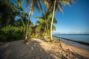 Private Beachfront House With Kayak & Guided Tours