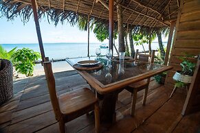 Private Beachfront House With Kayak & Guided Tours