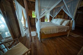 Private Beachfront House With Kayak & Guided Tours