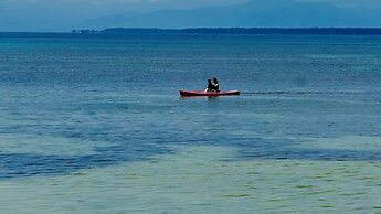 Private Beachfront House With Kayak & Guided Tours