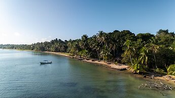 Private Beachfront House With Kayak & Guided Tours