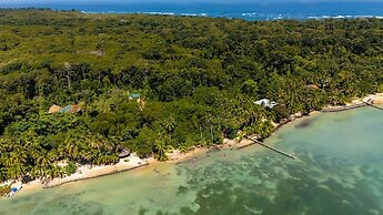 Private Beachfront House With Kayak & Guided Tours