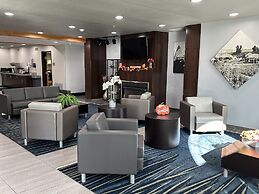 Sugar Creek Inn & Suites