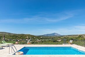 Luxury Villa With Heated Pool & Magnificent View