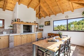 Luxury Villa With Heated Pool & Magnificent View