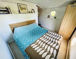 Boutique Boat Stays Contemporary Barge