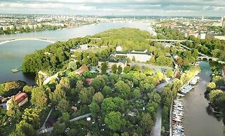 Large, Stylish Apartment in Central Stockholm