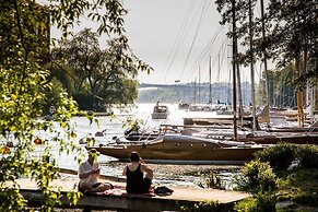 Large, Stylish Apartment in Central Stockholm