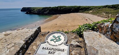 Luxury Sea View Modernised Pembrokeshire Cottage