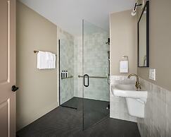 The Neighborhood Hotel-New Buffalo