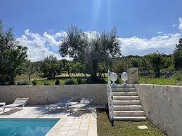 Trulli Di Pone in Cozzana