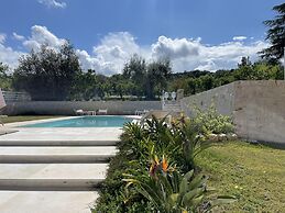 Trulli Di Pone in Cozzana
