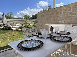 Trulli Di Pone in Cozzana