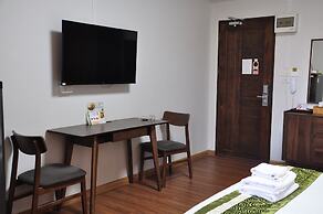 The Bedrooms Maeklong Service Apartment