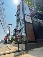 The Bedrooms Maeklong Service Apartment
