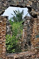 Afro Beach Eco Resort