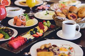 Holiday Inn Suites Kuwait by IHG