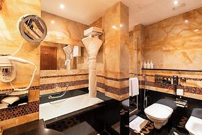 Holiday Inn Suites Kuwait by IHG