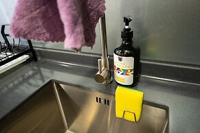 Millerz Square Suite By Mana-Mana