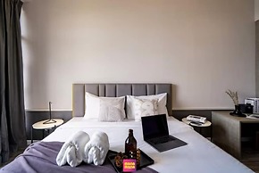 Millerz Square Suite By Mana-Mana