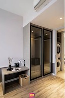 Millerz Square Suite By Mana-Mana